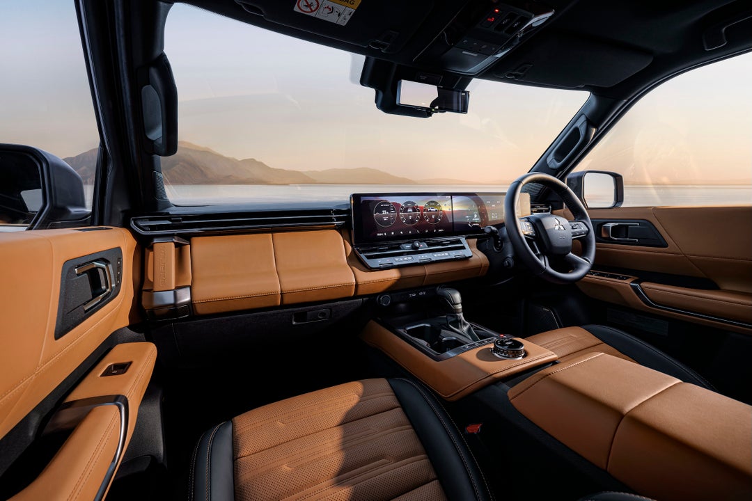https://www.mitsubishi-motors.co.th/content/dam/mitsubishi-motors-th/images/site-images/article-sep-2026/pr-new-08092026/02%20All-New%20Mitsubishi%20Pajero_Interior-Main%20Shot.jpg?width=1080&auto=webp