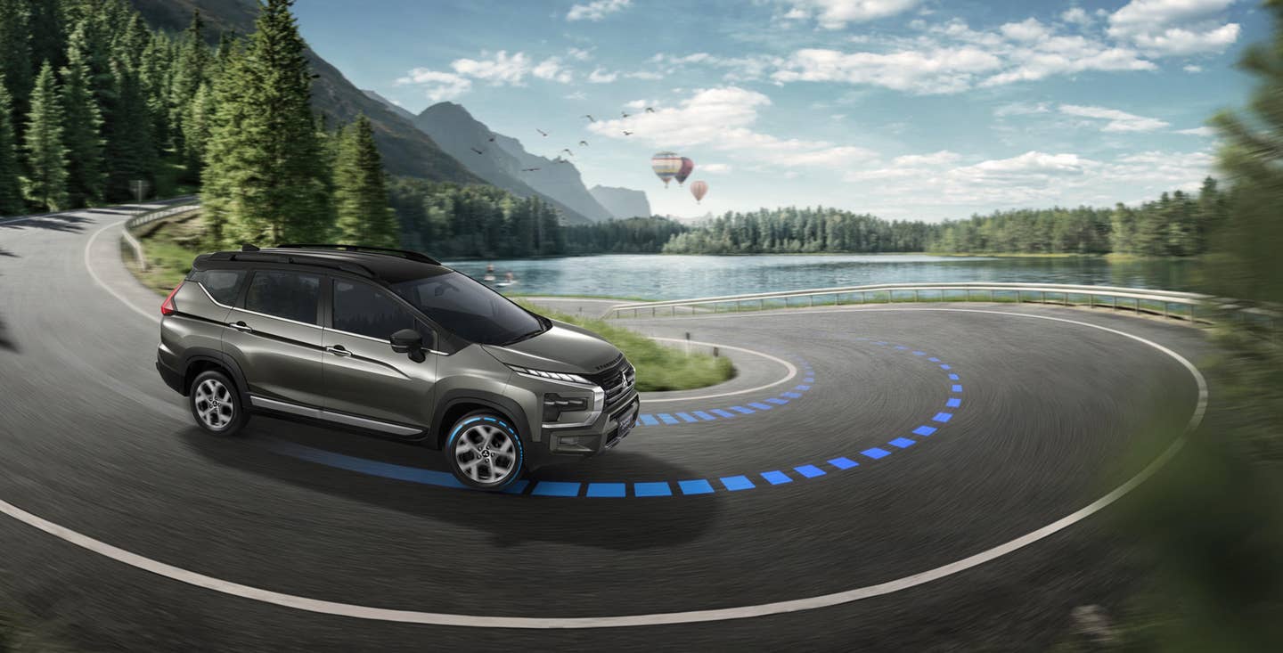 https://www.mitsubishi-motors.co.th/content/dam/mitsubishi-motors-th/images/site-images/news-activity/feb-2023/mmth-launch-new-mitsubishi-xpander-cross/mmth-launch-new-mitsubishi-xpander-cross-6.jpg?width=1440&auto=webp&quality=70