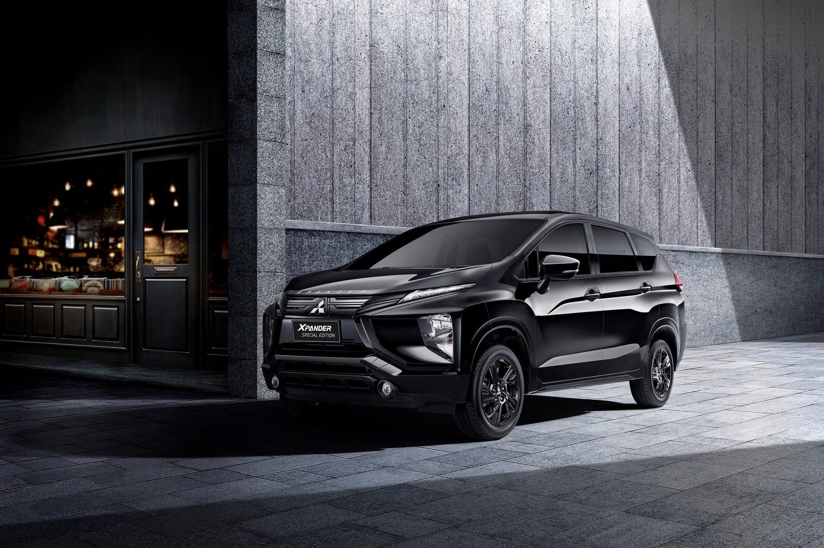 Mitsubishi Motors Thailand Unveils Mitsubishi XPANDER Mitsubishi Motors Thailand Unveils Mitsubishi XPANDER