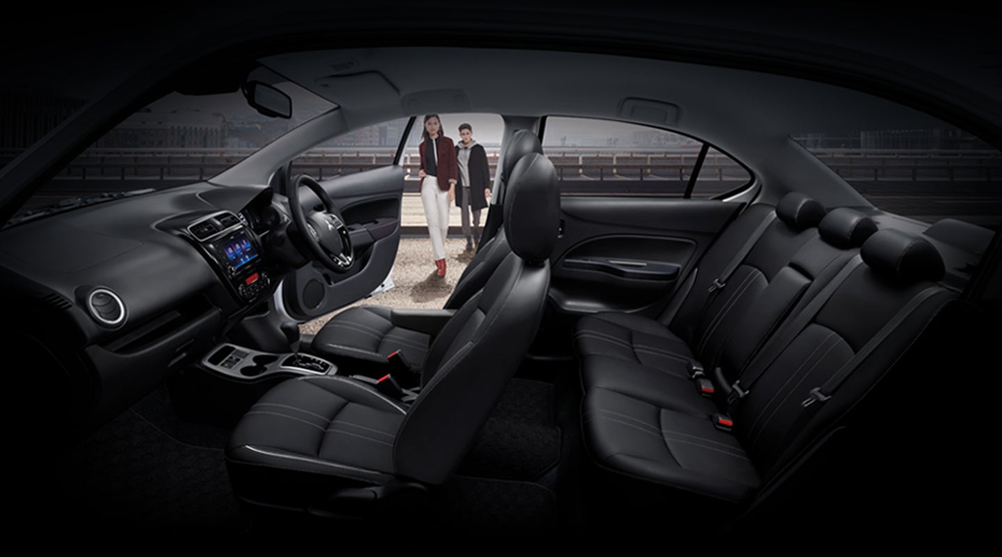 SPORTY INTERIOR