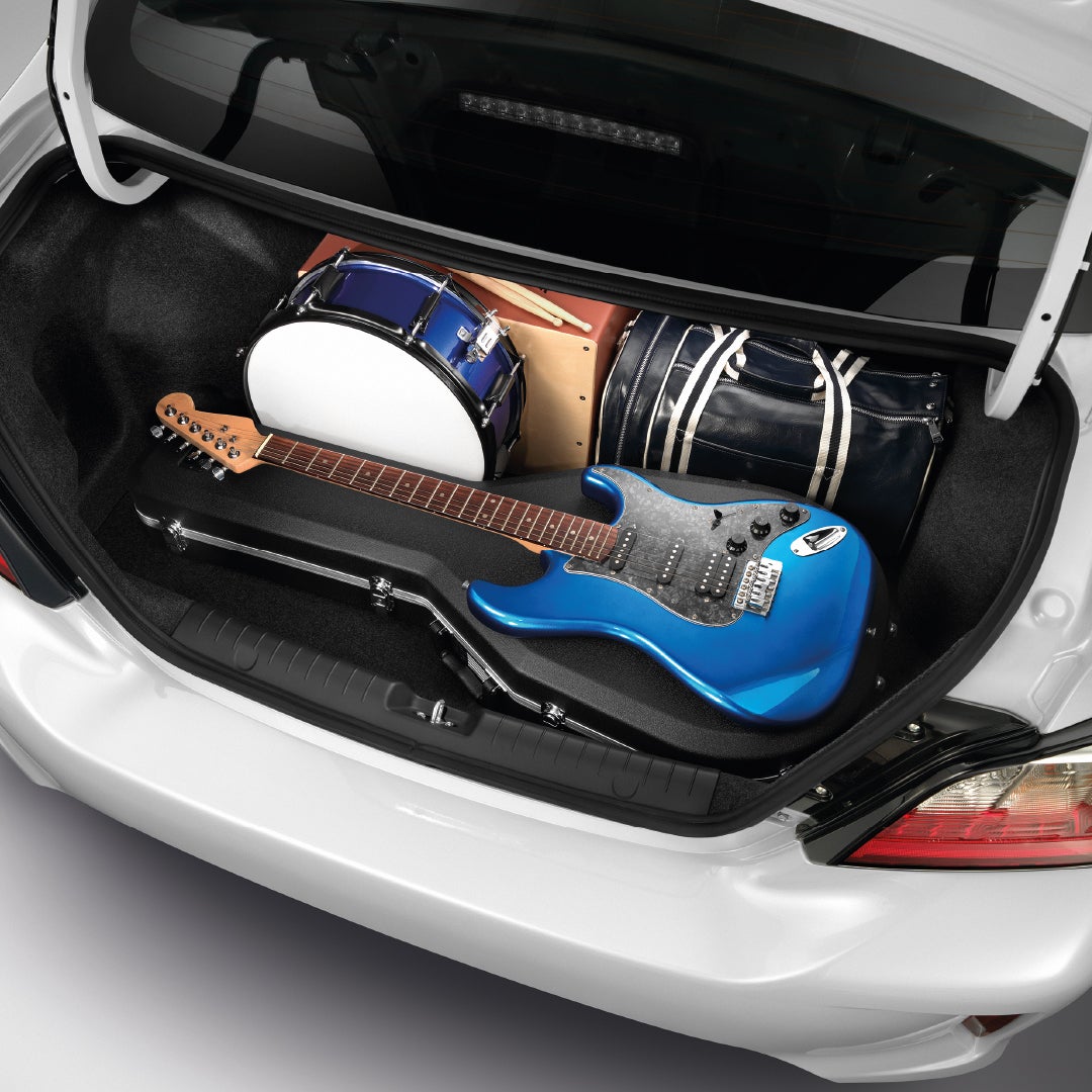 SPACIOUS TRUNK ROOM