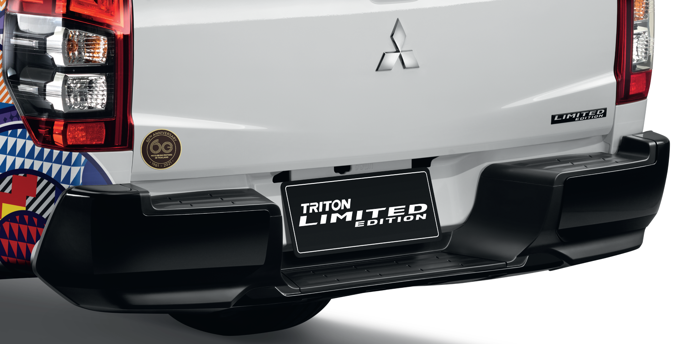 สัญลักษณ์ “LIMITED EDITION” บนฝากระบะท้าย