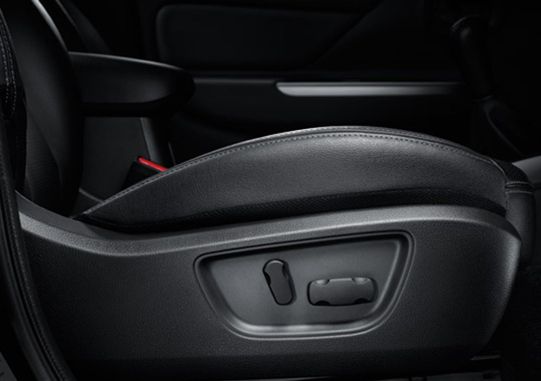 POWER SEAT ADJUSTMENT SWITCH CAN BE ADJUSTED IN 8 DIRECTIONS