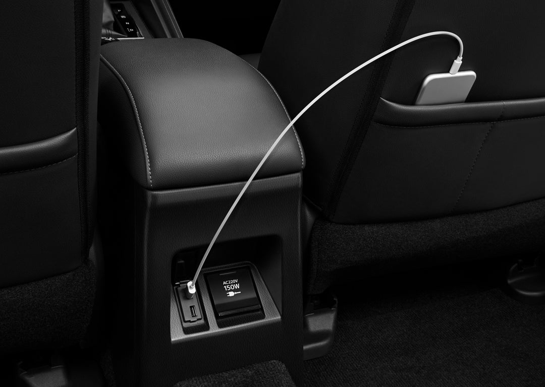 The rear center console