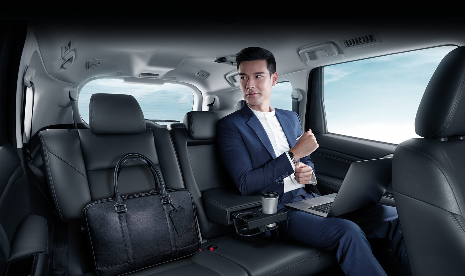 PREMIUM STYLE & HIGH-QUALITY INTERIOR