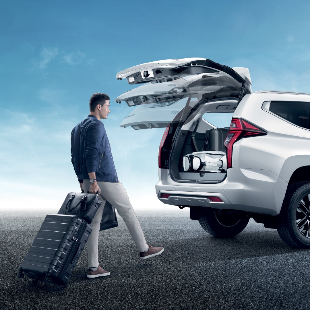 ELECTRIC TAILGATE WITH HANDS-FREE