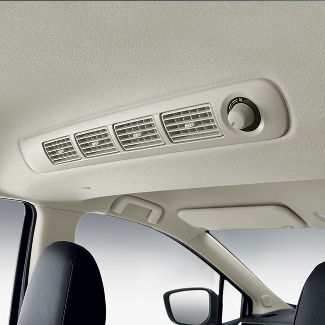 REAR CLIMATE CONTROL WITH AIR VENTILATION OUTLET