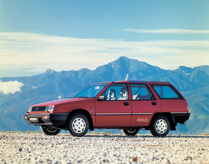 Production of the Lancer Station Wagon with full-time 4WD begins.